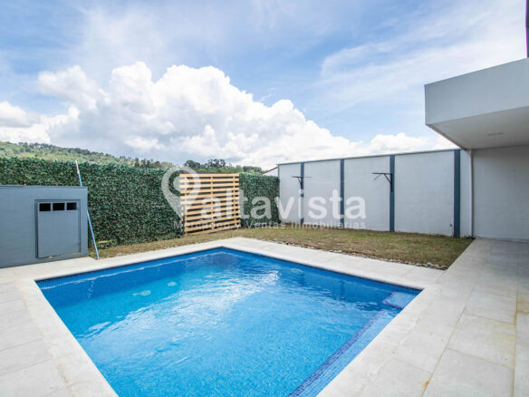 Casa Cedros del Este