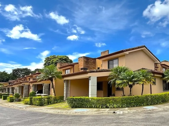 Condominio Colonia del Roble