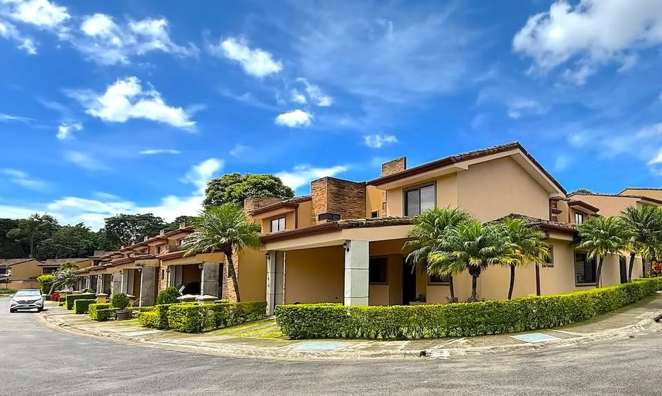 Condominio Colonia del Roble