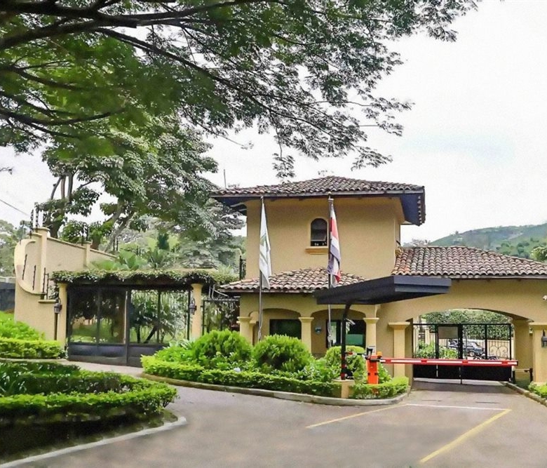 Casa en Alquiler Hacienda Gregal