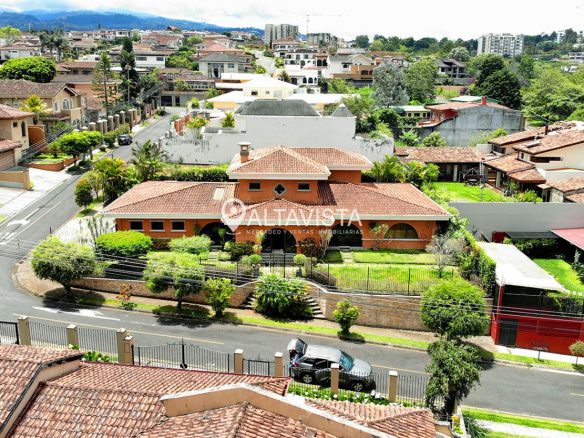 Altamonte Casa en $630