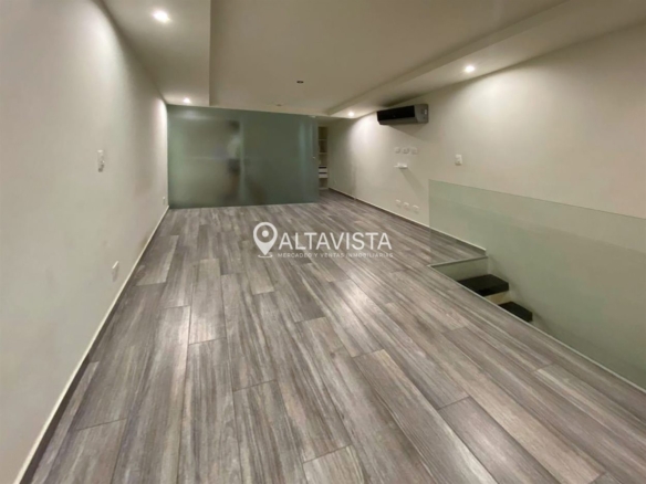 Apartamento dos pisos en Santa Ana 179