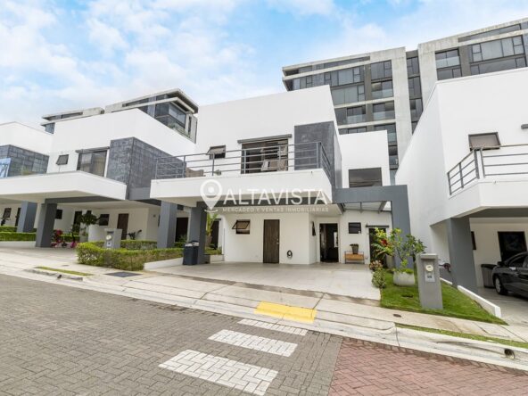Casa en Venta Condominio 221