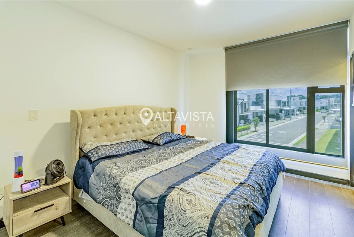 Casa en venta 2 pisos Condominio Terralta