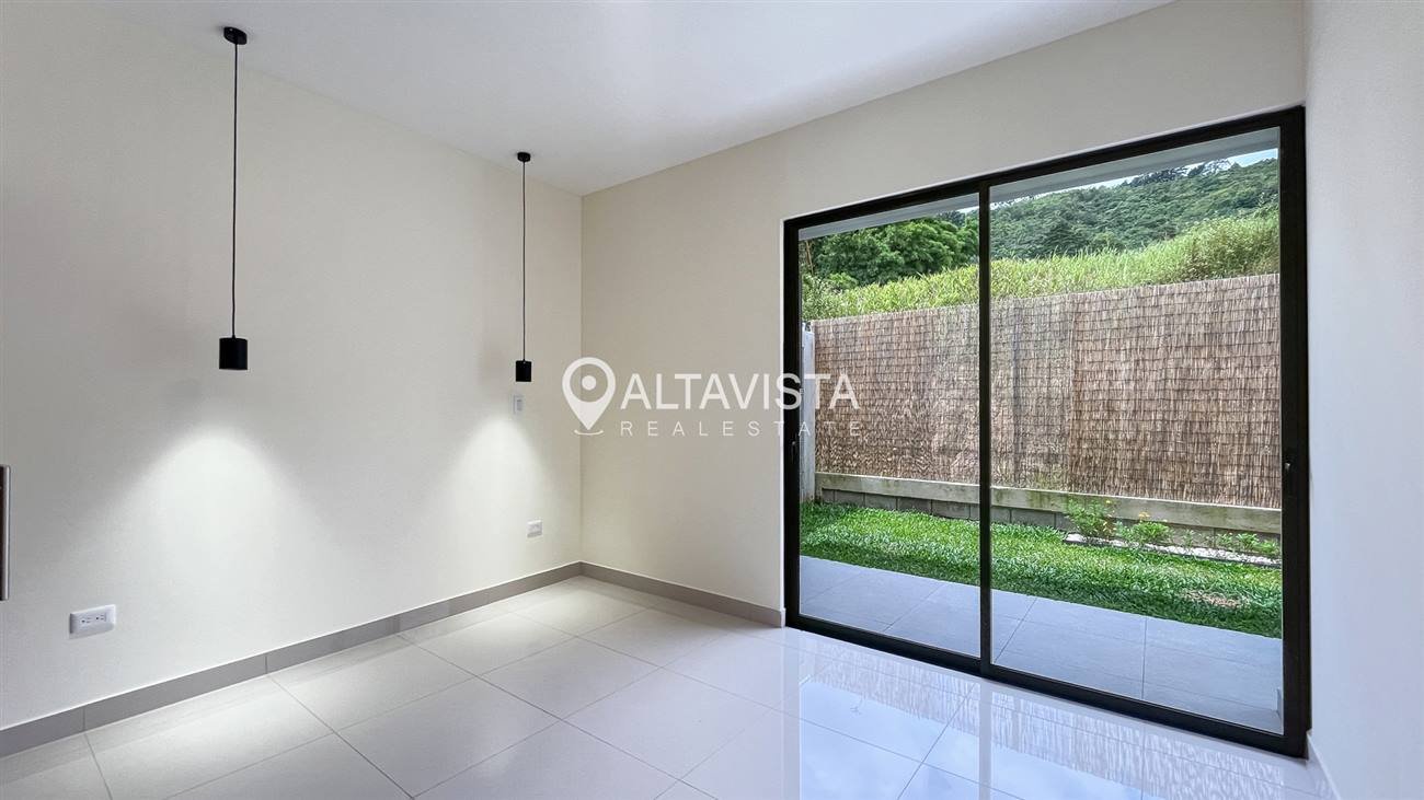 Casa en venta Condominio Puerto España Cartago