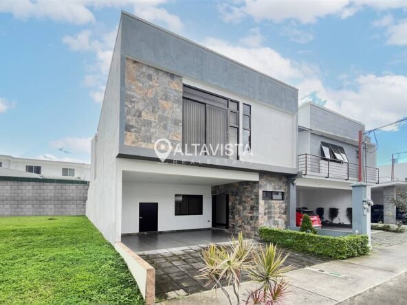 Casa en venta Condominio Terralta Curridabat