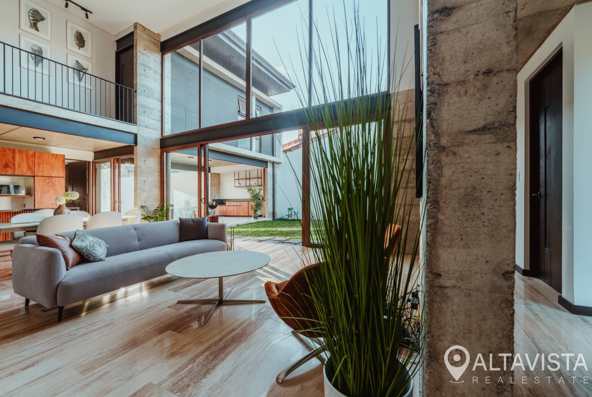 Alquiler de Casa en vía ciprés