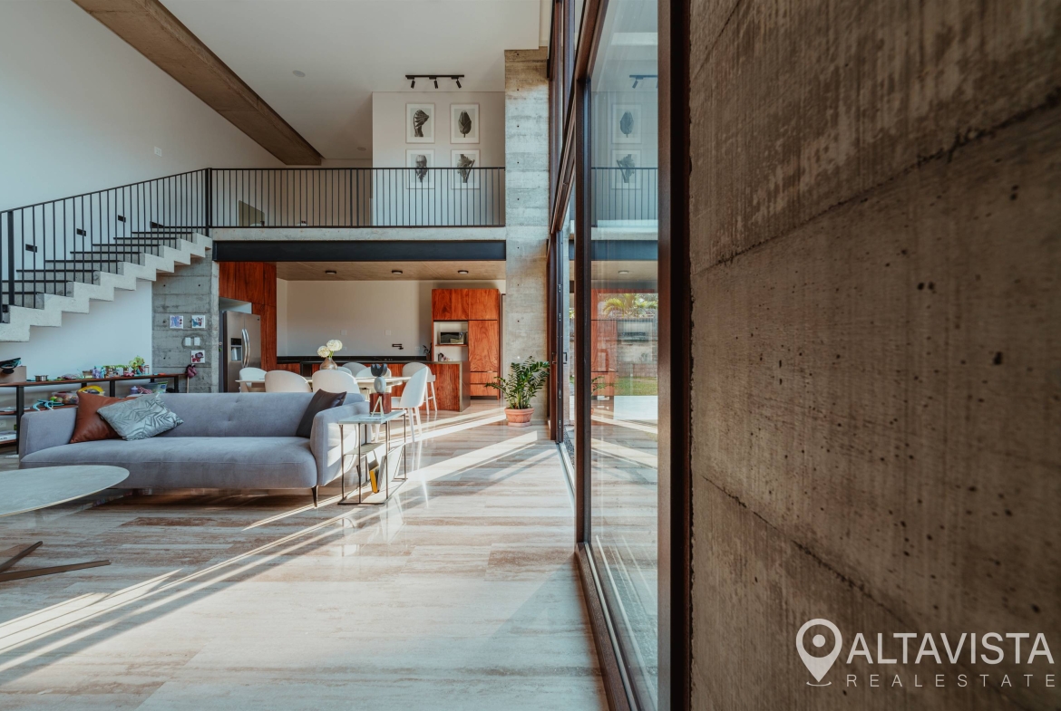 Alquiler de Casa en vía ciprés