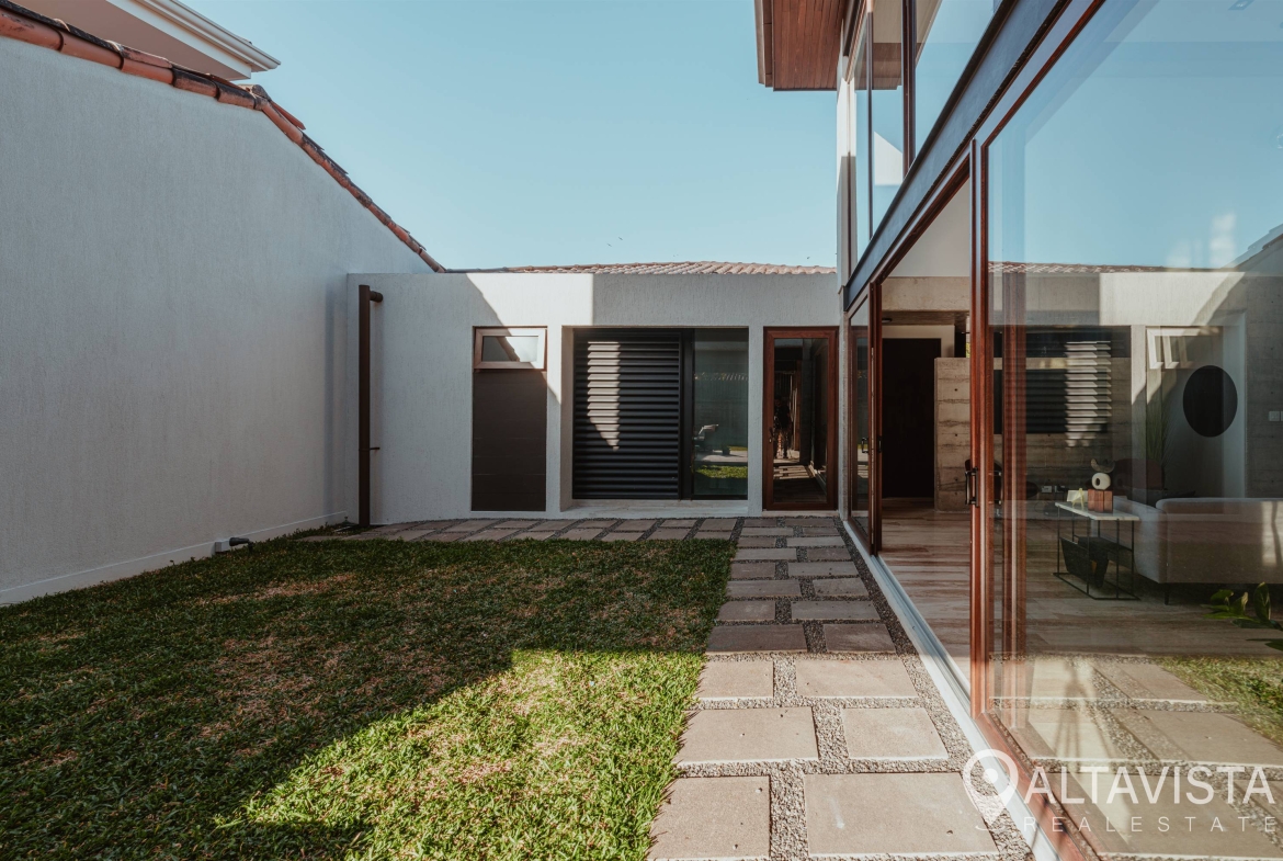 Alquiler de Casa en vía ciprés