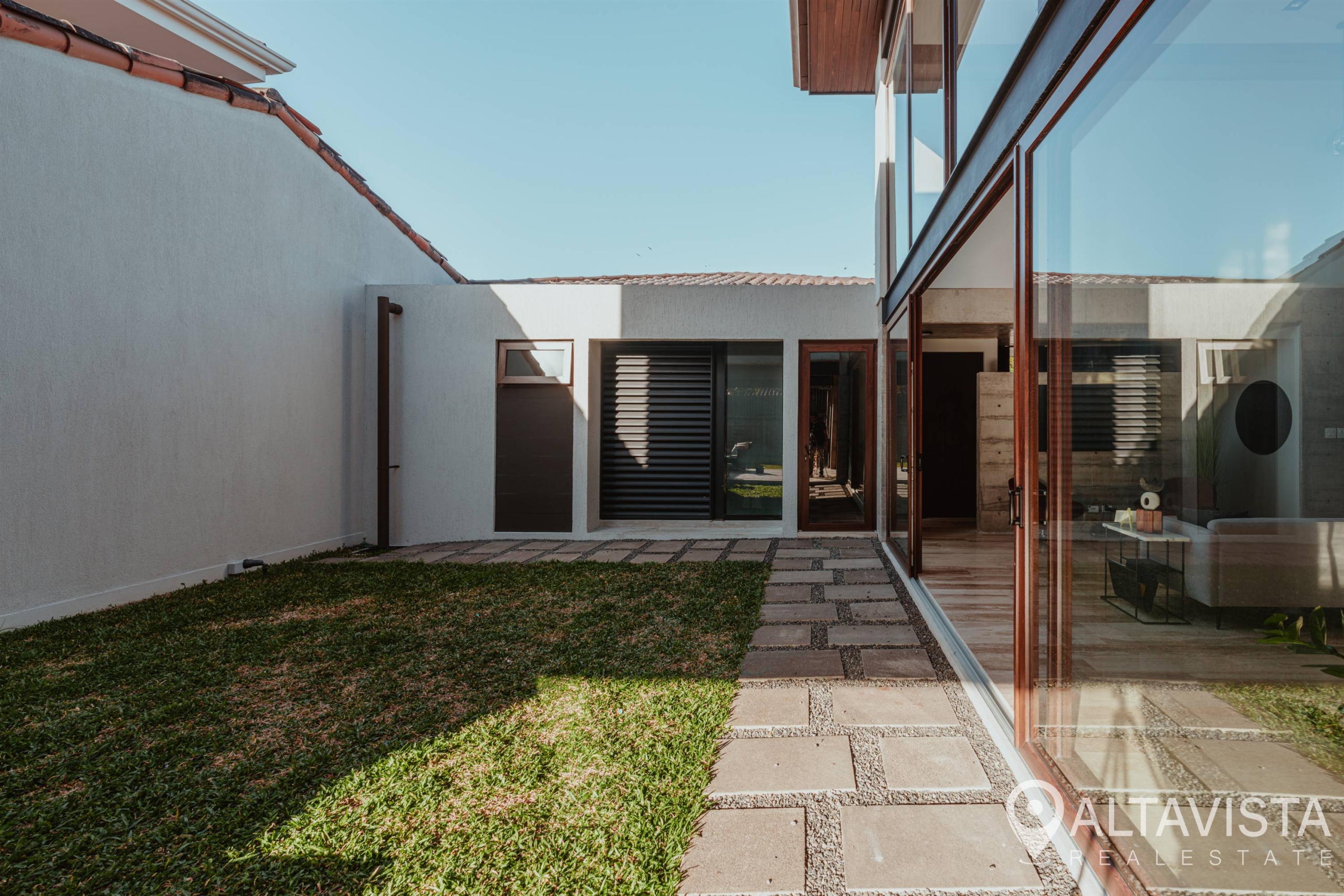 Alquiler de Casa en vía ciprés