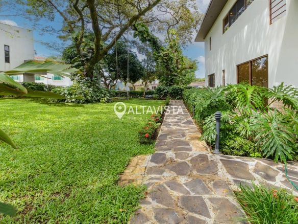 Condominio NYA Lindora