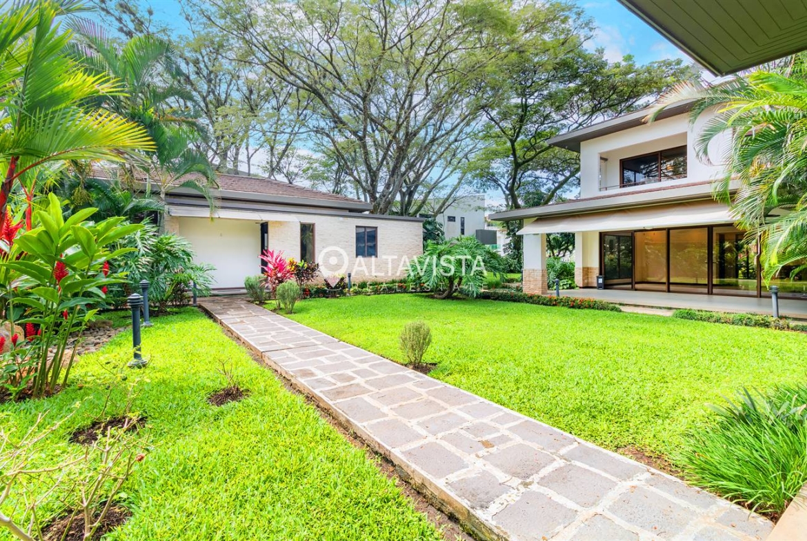 Condominio NYA Lindora