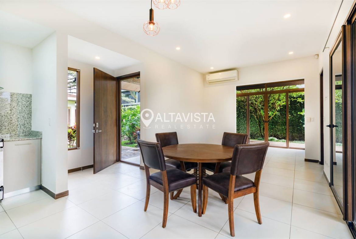 Condominio NYA Lindora