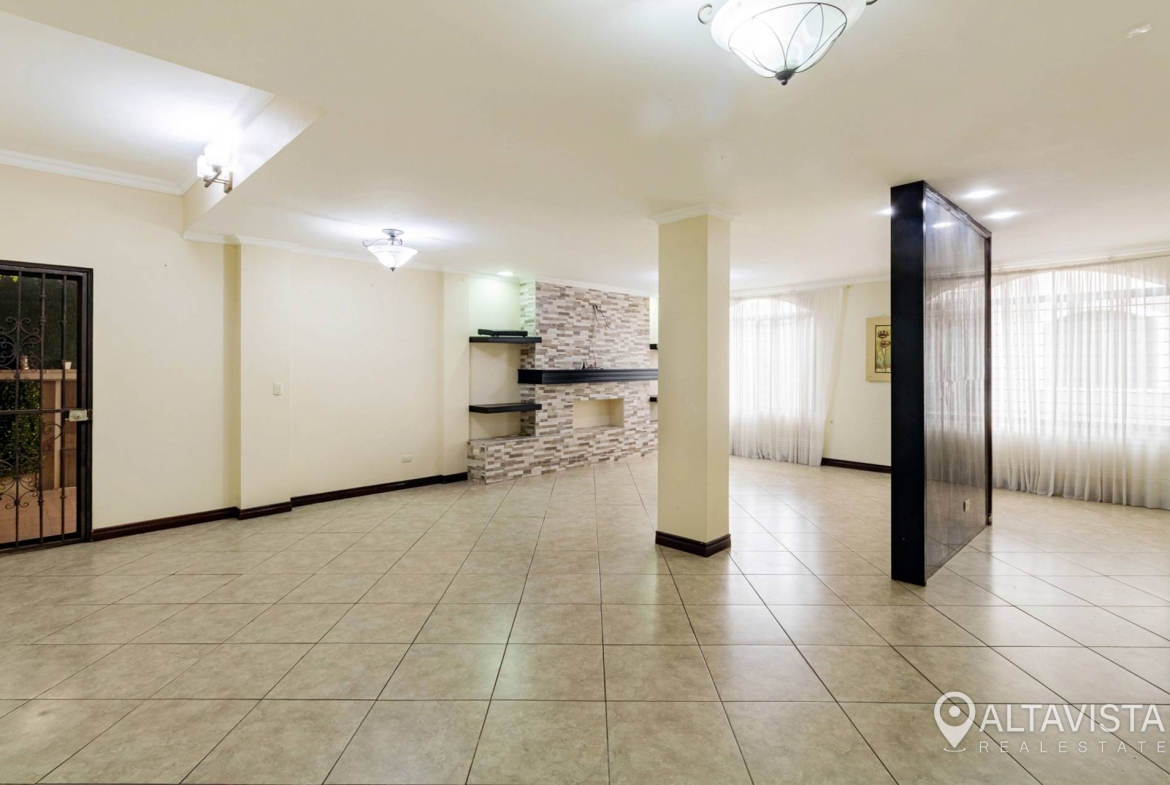 Condominio en Pinares de Curridabat