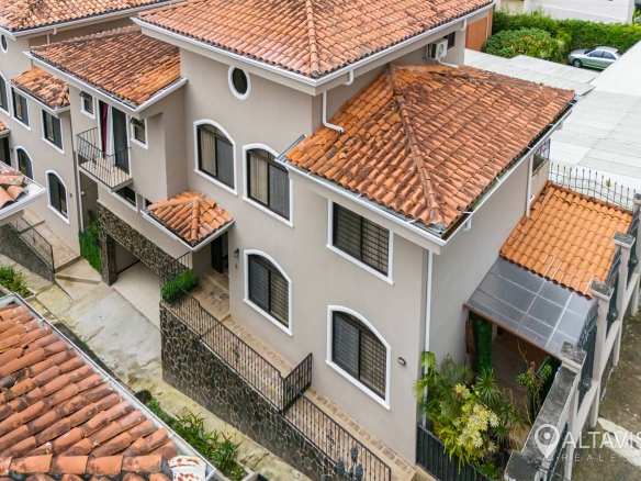 Condominio en Pinares de Curridabat