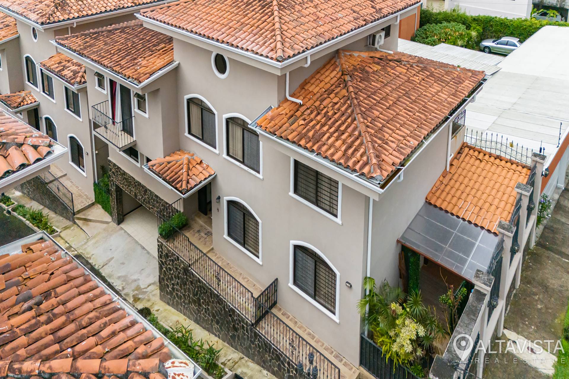 Condominio en Pinares de Curridabat