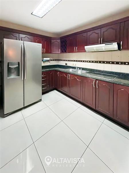 Condominio en La Sabana