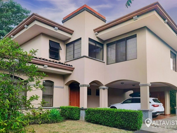 Casa en Alquiler Hacienda Gregal