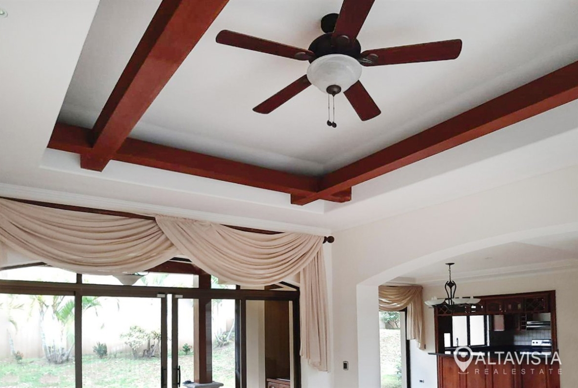 Casa en Alquiler Hacienda Gregal