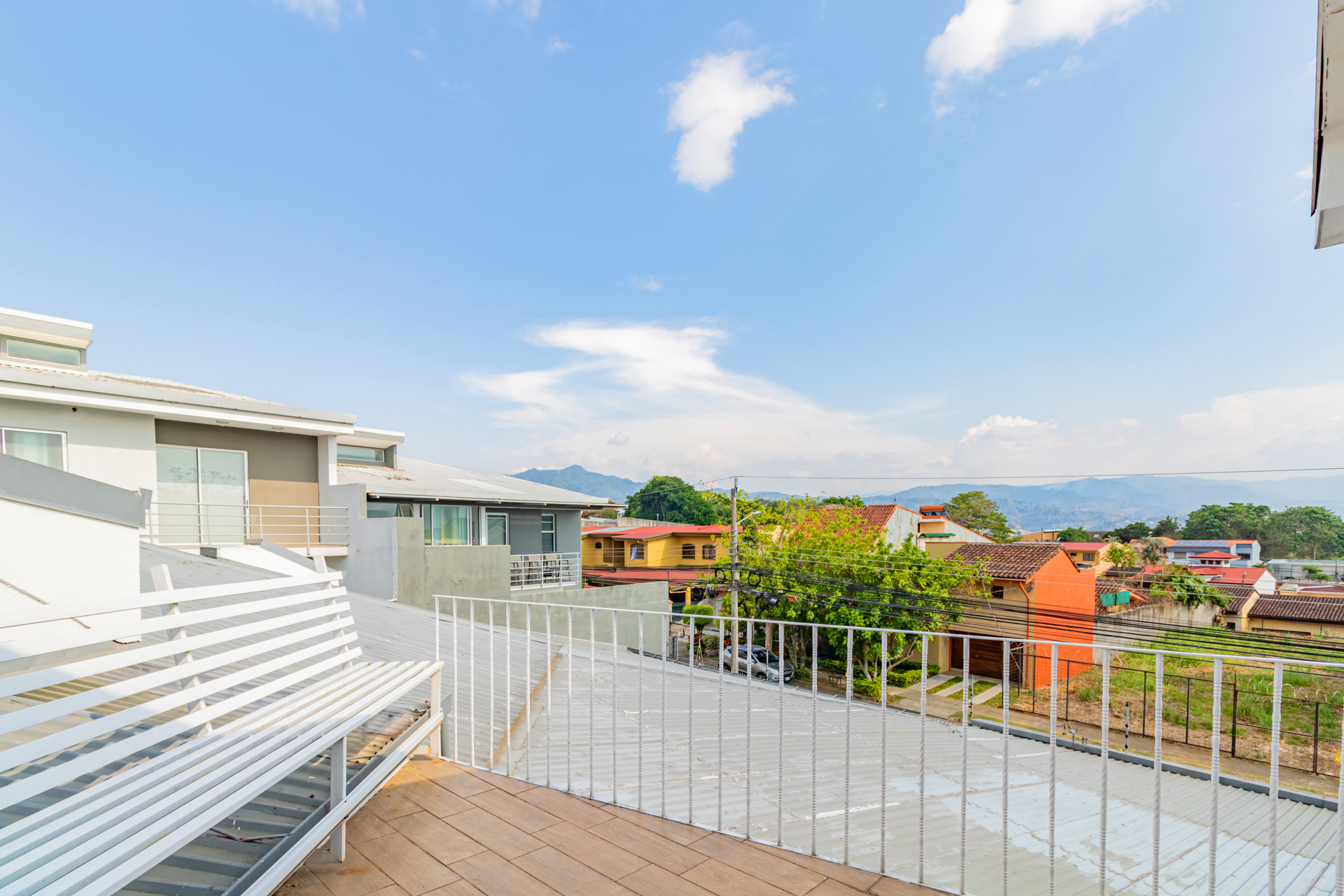 Casa en Alquiler con balcon Guayabos Curridabat