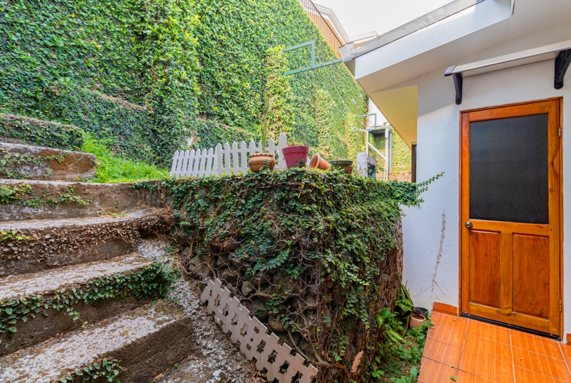 Casa en Alquiler con balcon Guayabos Curridabat