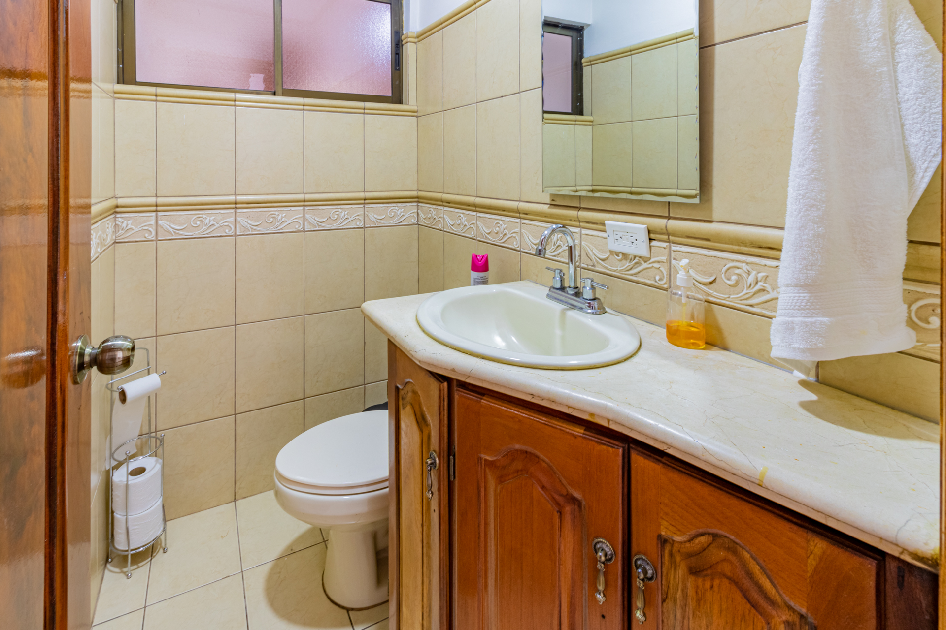 Casa en Alquiler con balcon Guayabos Curridabat