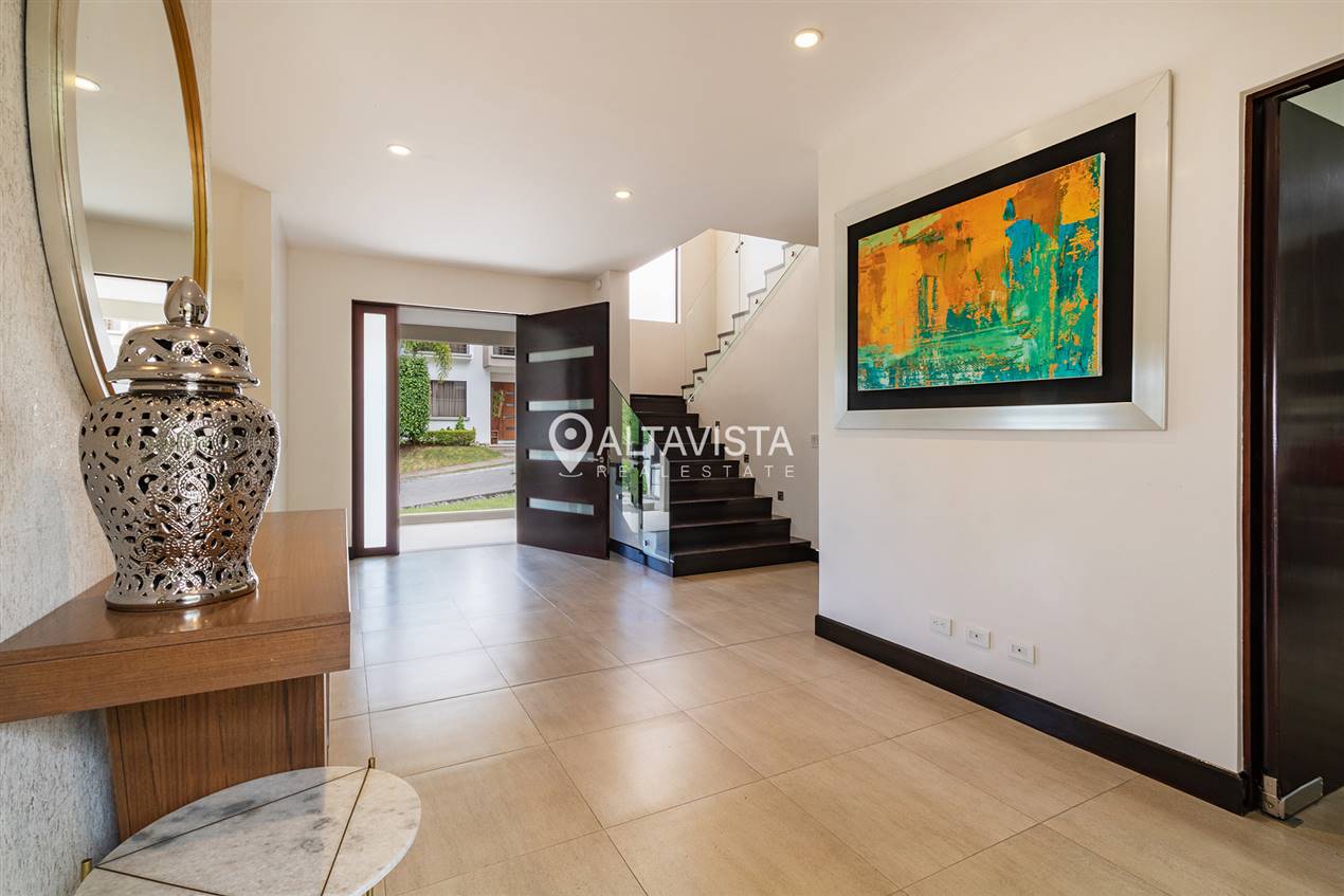 Casa en venta Condominio Lomas del Valle Santa Ana