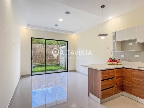 Casa en venta Condominio Puerto España Cartago