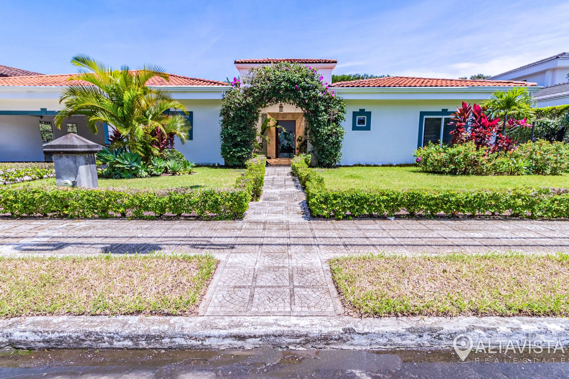 Casa en venta condominio valle del sol