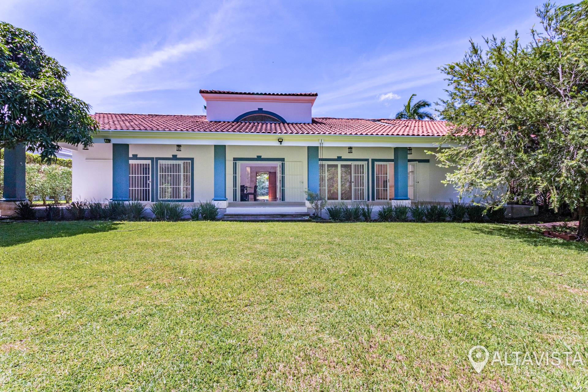 Casa en venta condominio valle del sol