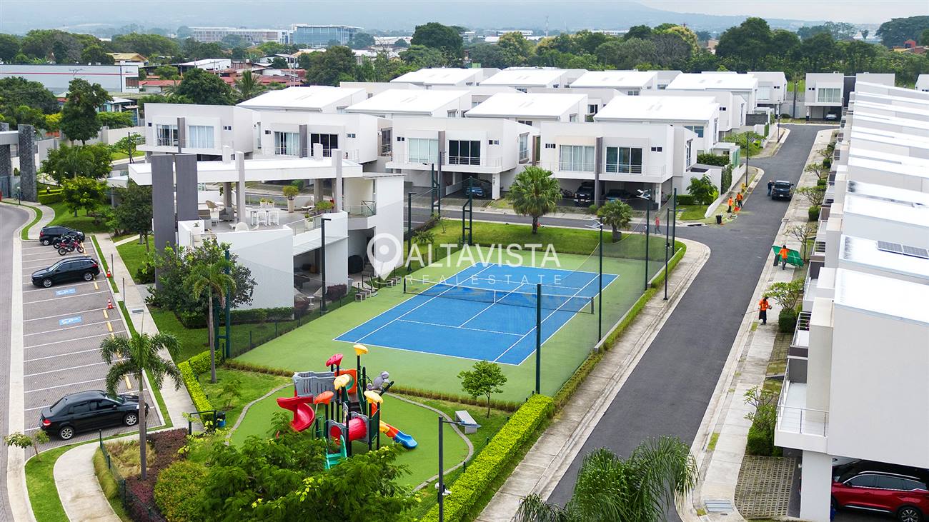 Venta de Casa en Condominio La Arboleda Belén Heredia