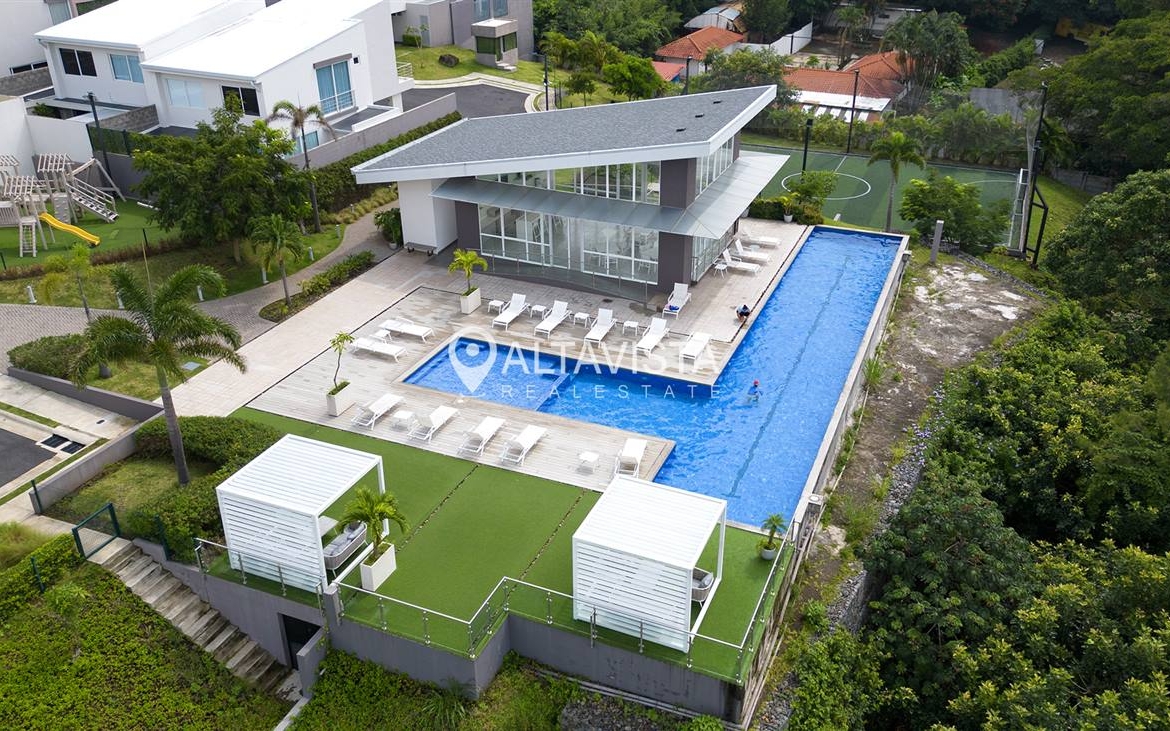 Venta de Casa en Condominio La Arboleda Belén Heredia