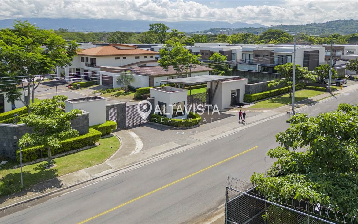 Condominio NYA Lindora