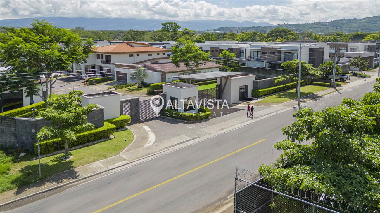 Condominio NYA Lindora