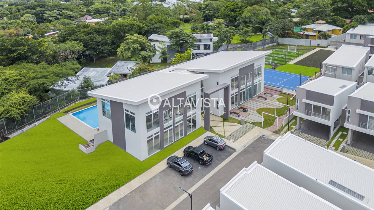 Condominio Nasara en Santa Ana