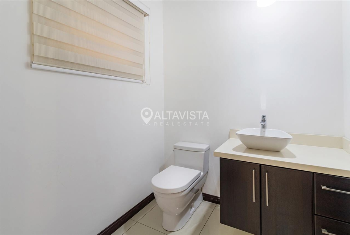 Condominio Roble Sabana Casa en Venta Curridabat