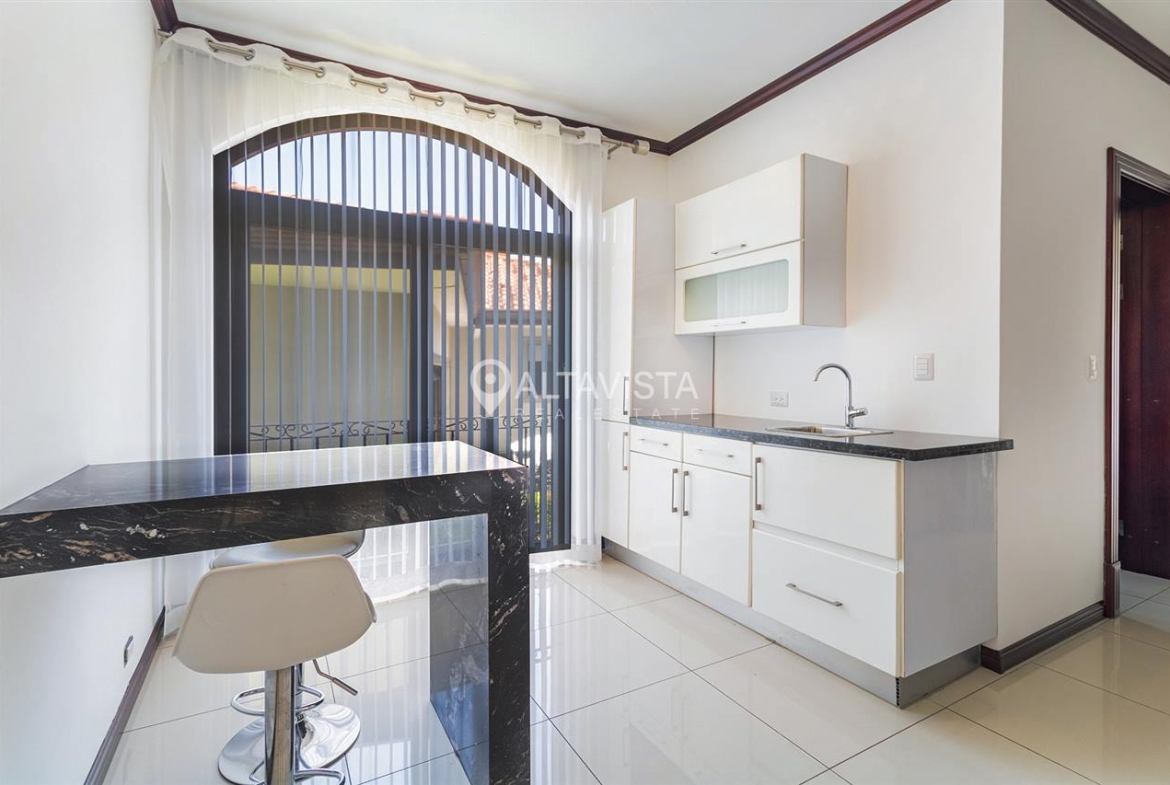 Condominio Roble Sabana Casa en Venta Curridabat