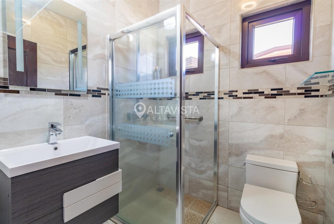 Condominio Roble Sabana Casa en Venta Curridabat