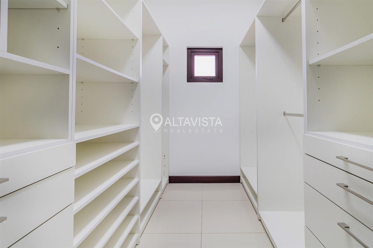 Condominio Roble Sabana Casa en Venta Curridabat