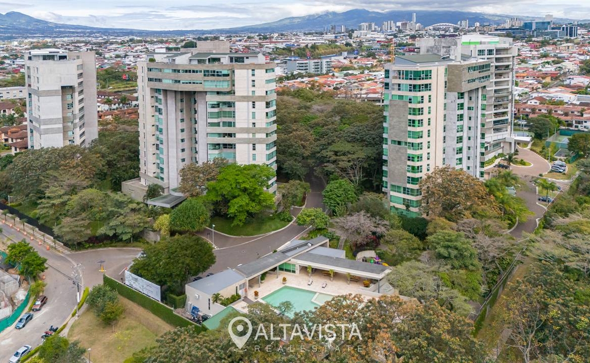 Central Park Escazú