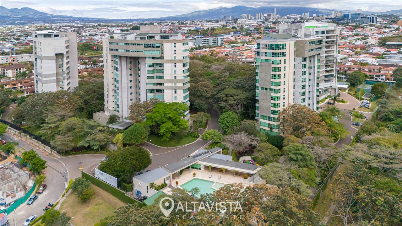 Central Park Escazú