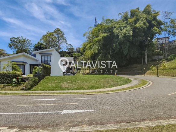 Lote en Condominio Las Rusias Esquinero