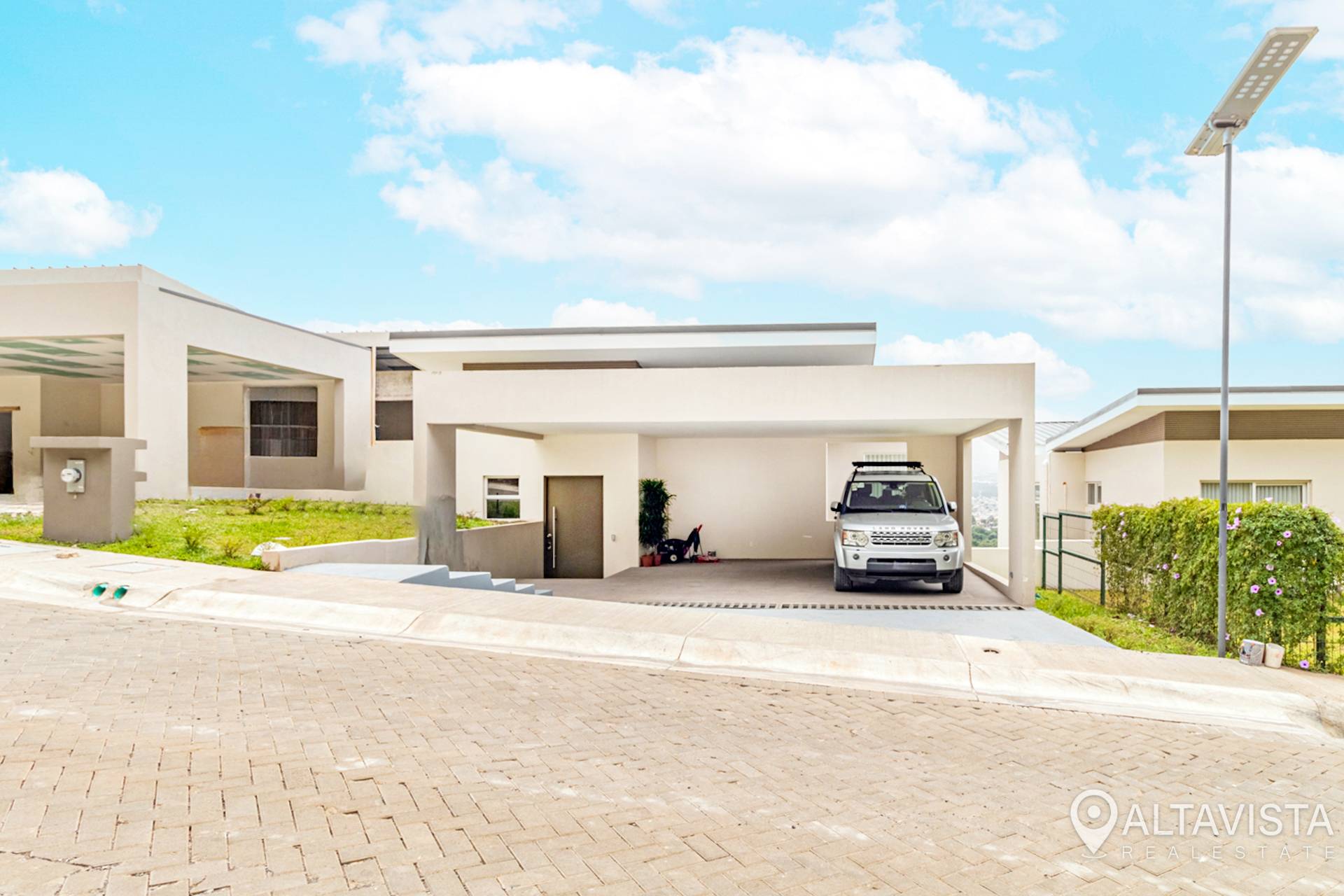 Venta de Casa en Condominio 2370 Guachipelin