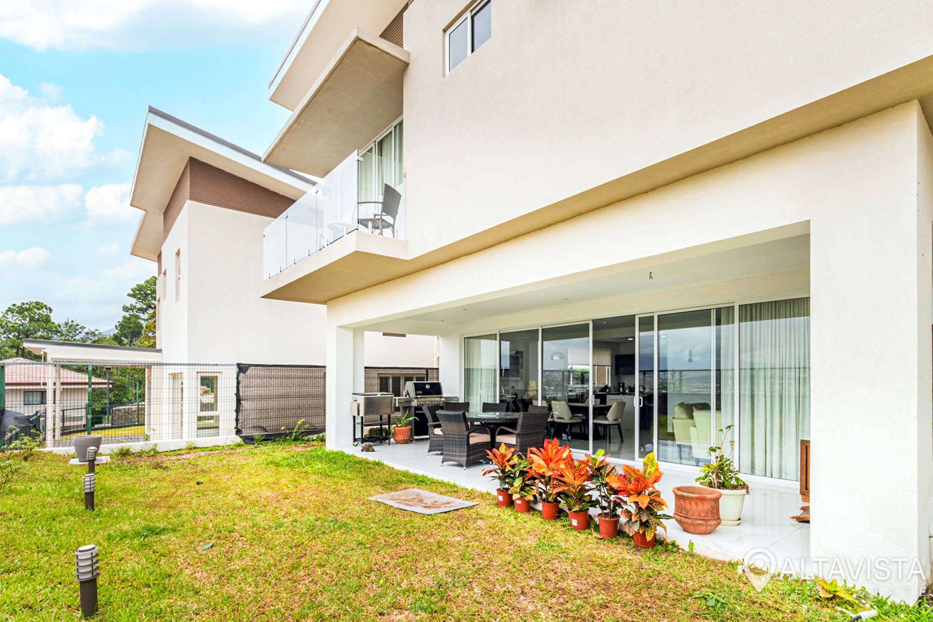 Venta de Casa en Condominio 2370 Guachipelin