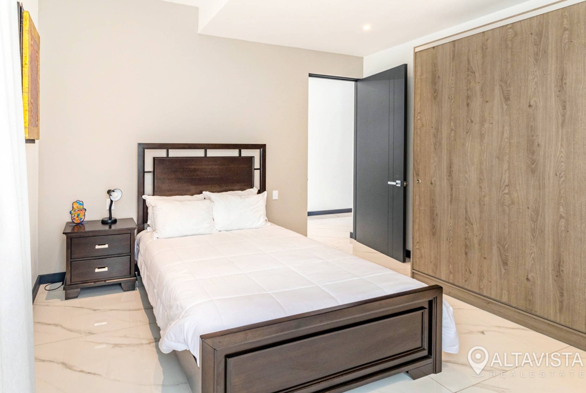 Venta de Casa en Condominio 2370 Guachipelin