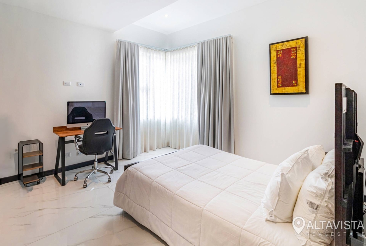 Venta de Casa en Condominio 2370 Guachipelin