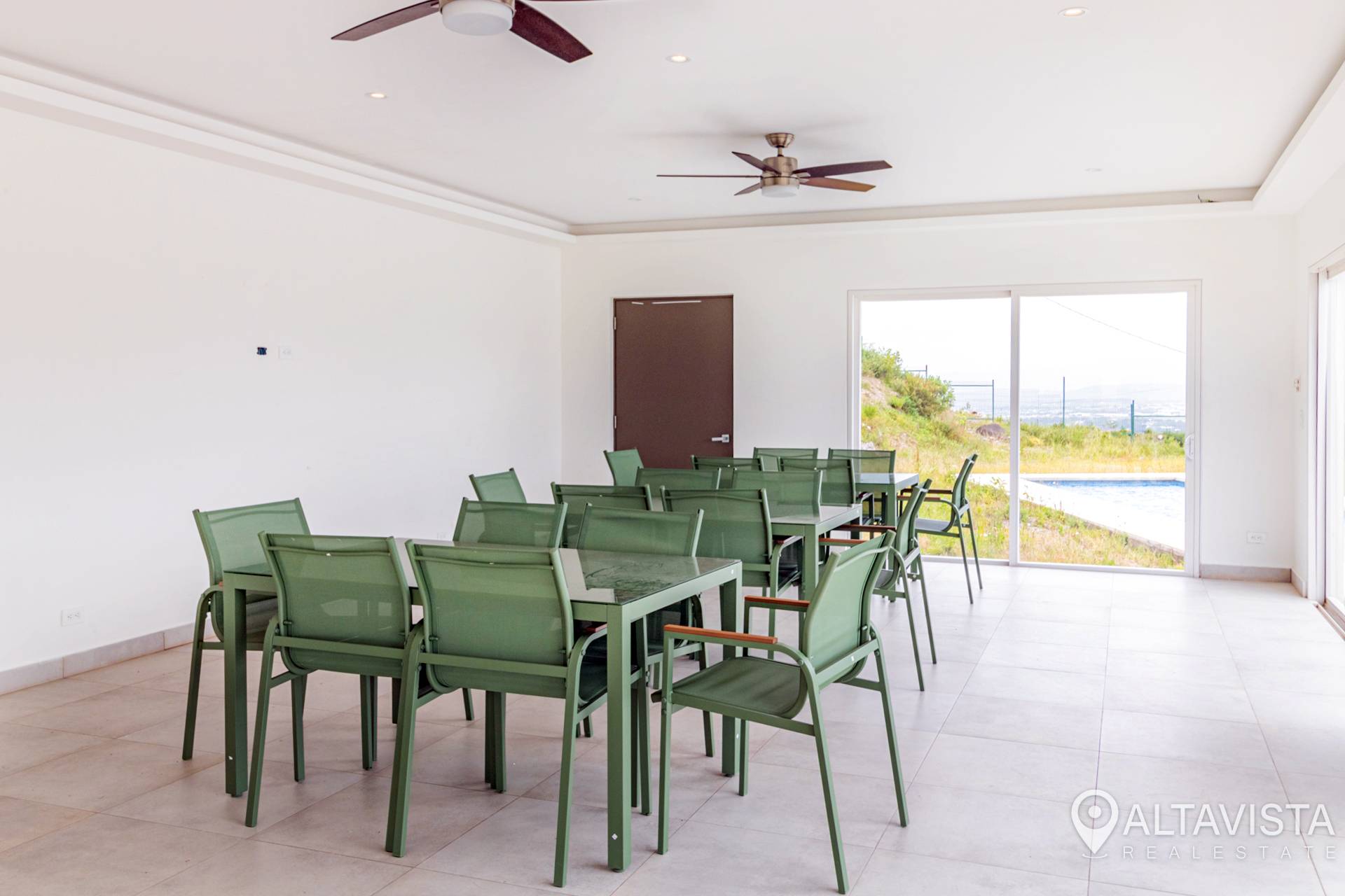 Venta de Casa en Condominio 2370 Guachipelin