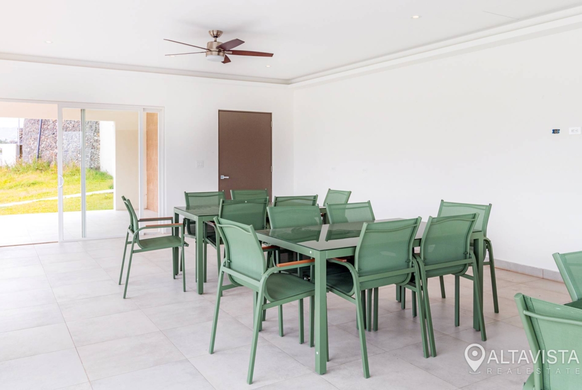 Venta de Casa en Condominio 2370 Guachipelin