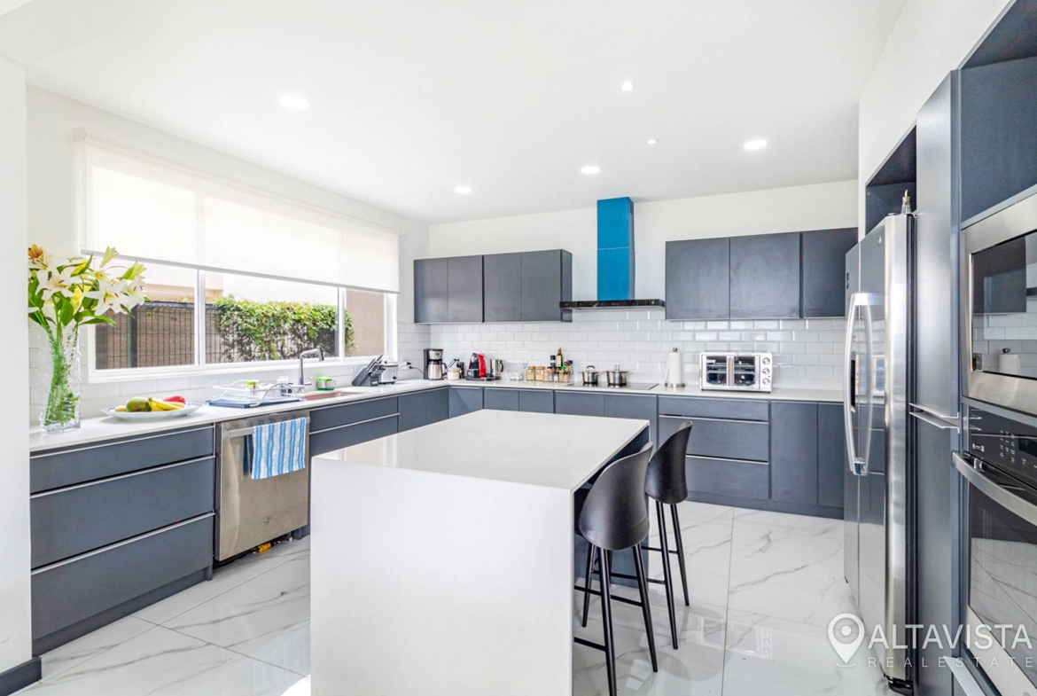 Venta de Casa en Condominio 2370 Guachipelin