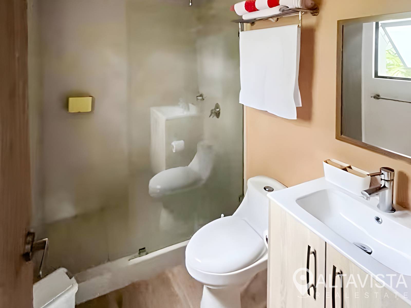 Venta de casa en condominio bari